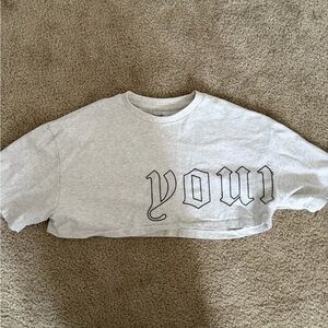 youngla crop tee